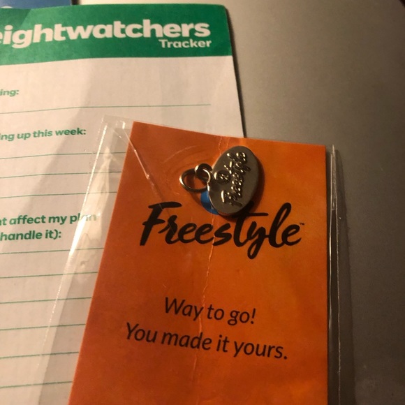 Available-Weight Watchers Bundle- 712 $25 or $20 w/offer - Picture 2 of 5